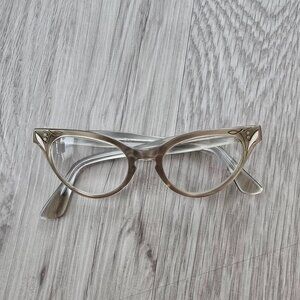 vintage 60s | silver pearl retro lucite cat eye glass frames